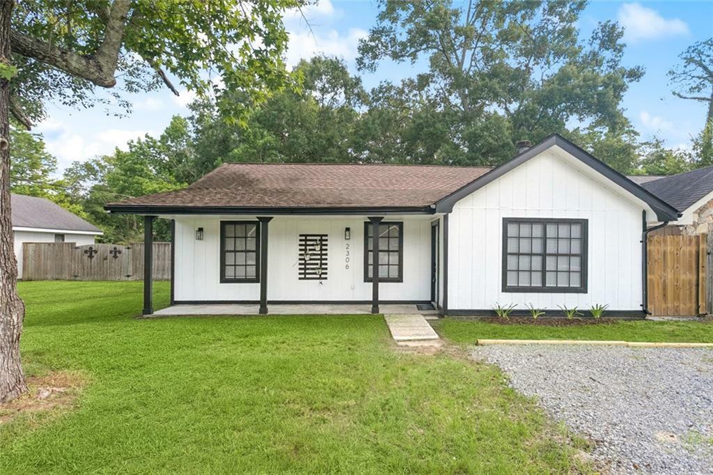 Property Photo: 2306 Bluebird Street LA 70460