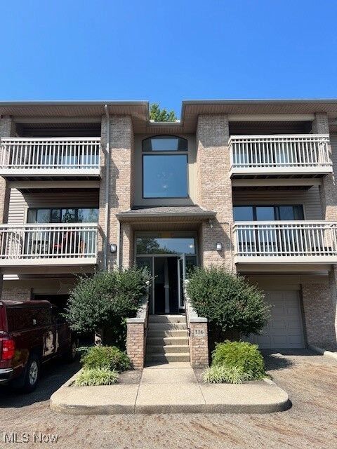 3800 Rosemont Boulevard 116D  Fairlawn OH 44333 photo