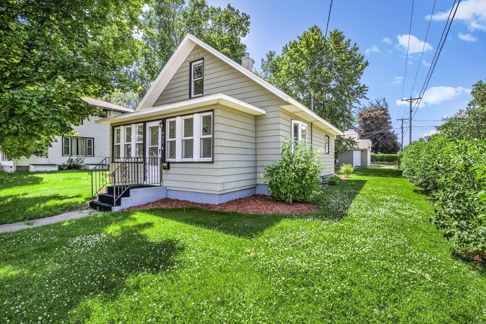 Property Photo:  922 3rd Street N  MN 56387 