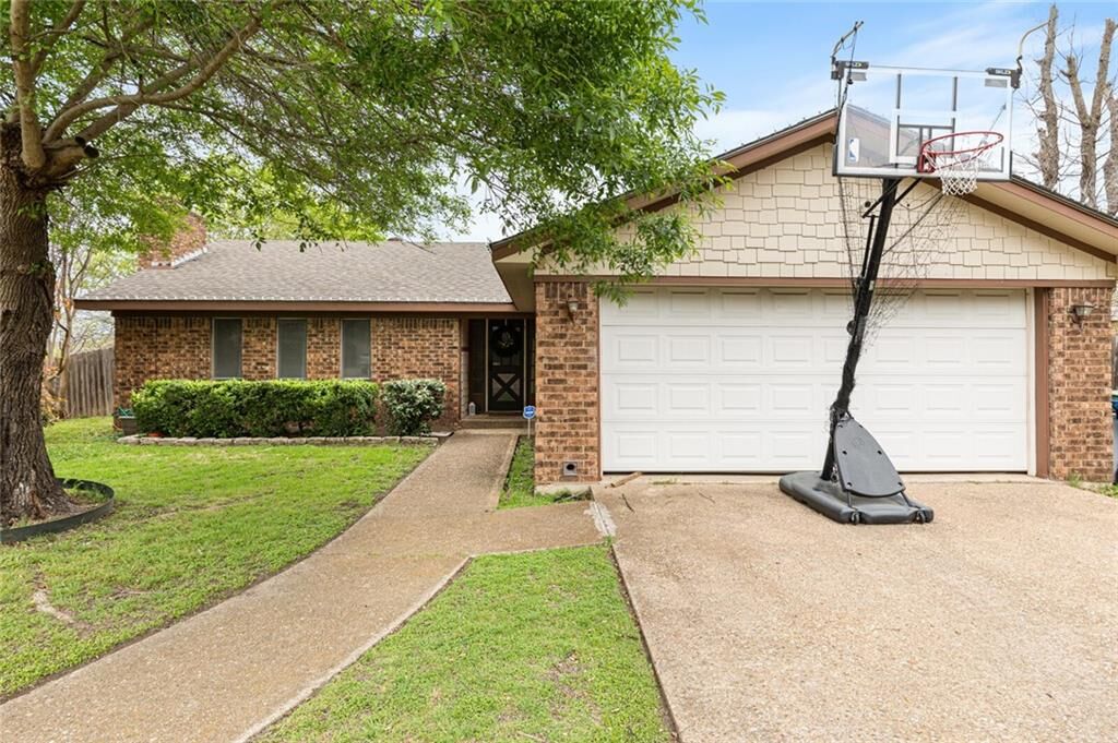 Property Photo:  245 Monterrey Drive  TX 76643 