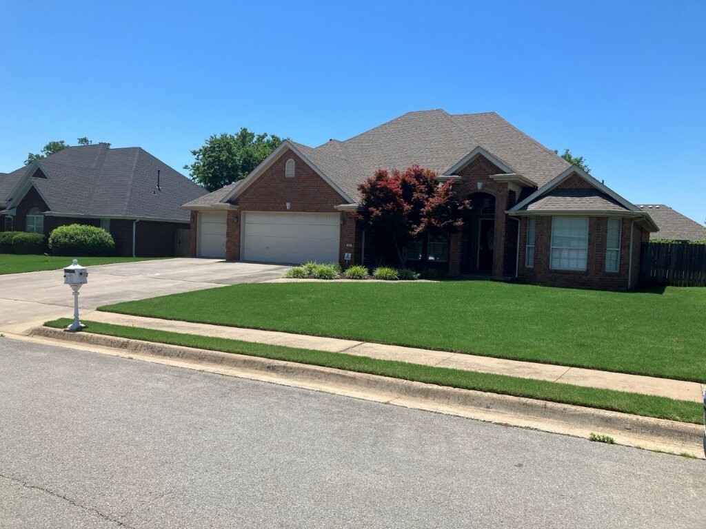285 S Briarhill Drive  Farmington AR 72730 photo
