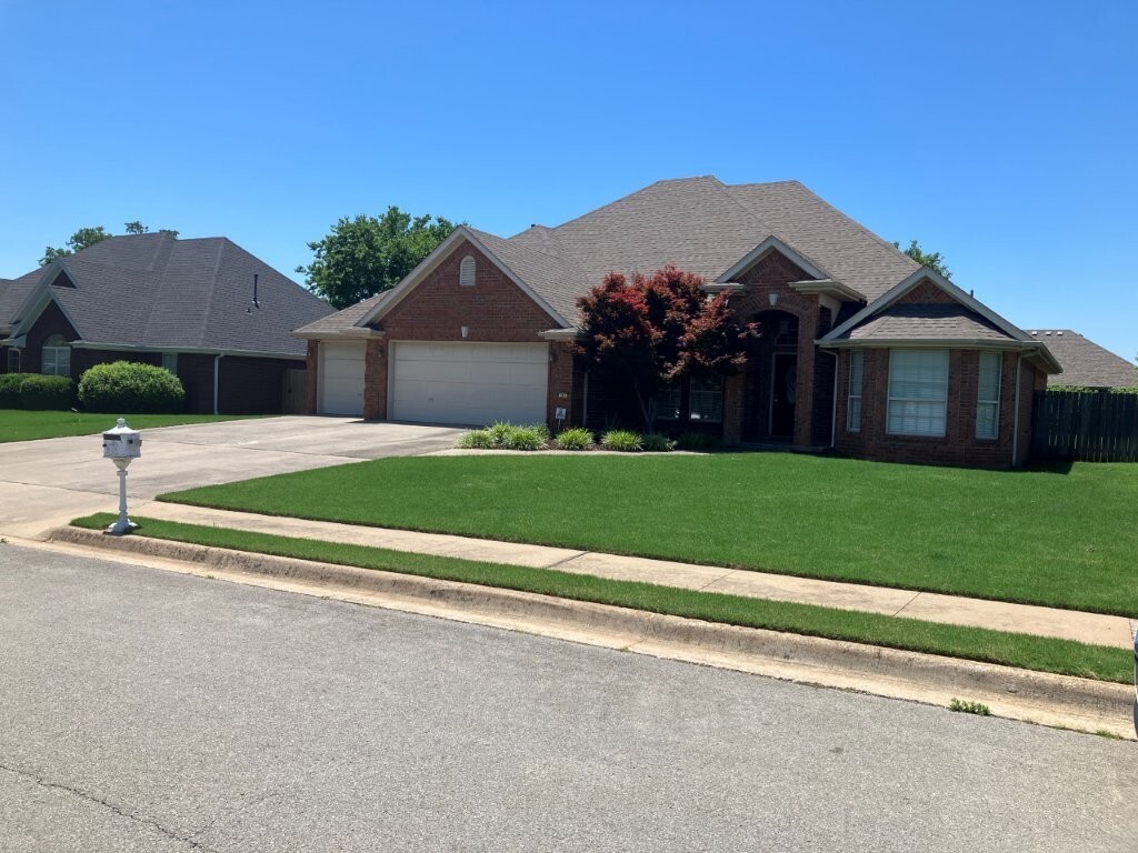 Property Photo: 285 S Briarhill Drive AR 72730