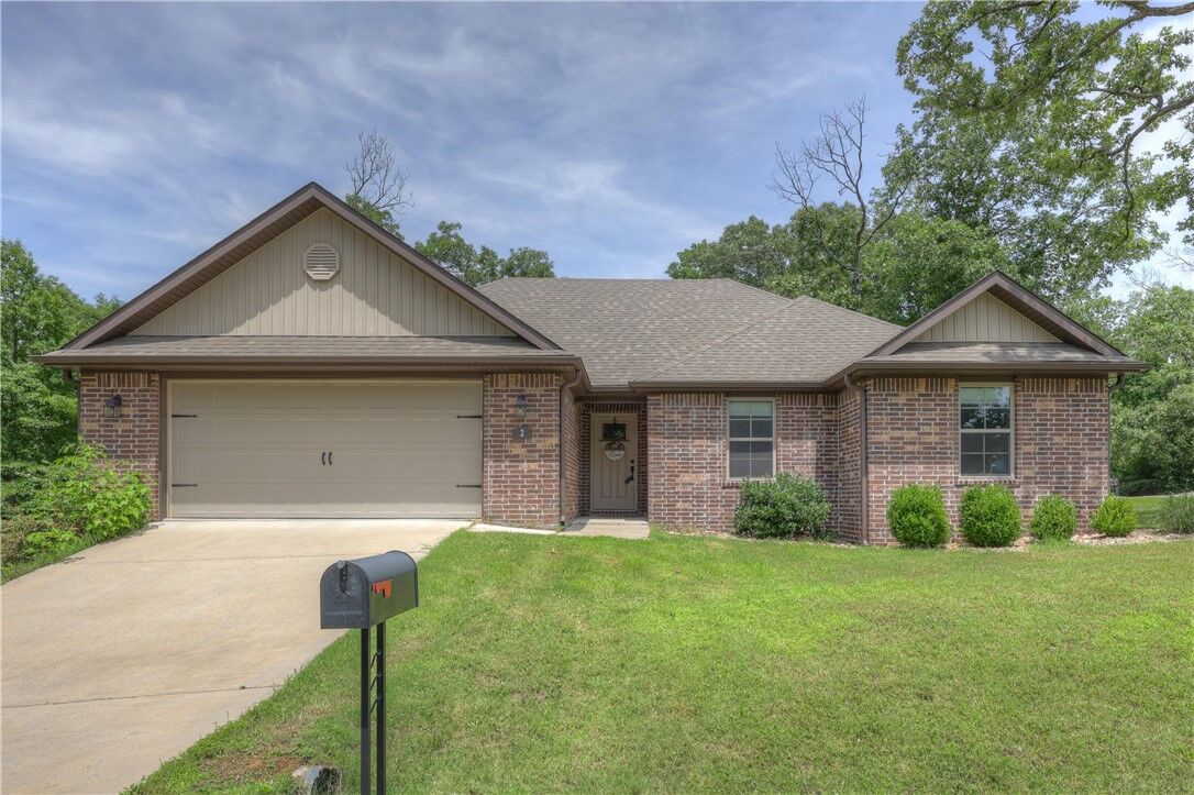 Property Photo:  2 Loftus Drive  AR 72714 