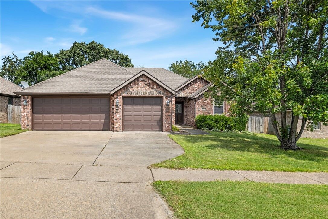 Property Photo: 2958 N Cassius Lane AR 72704