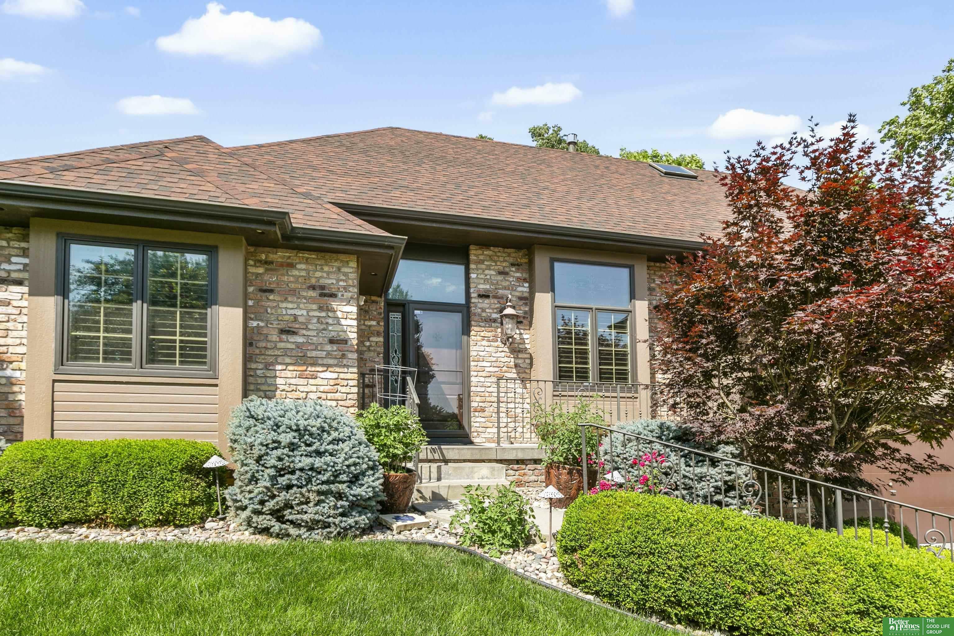 Property Photo: 1015 N 127th Circle NE 68154