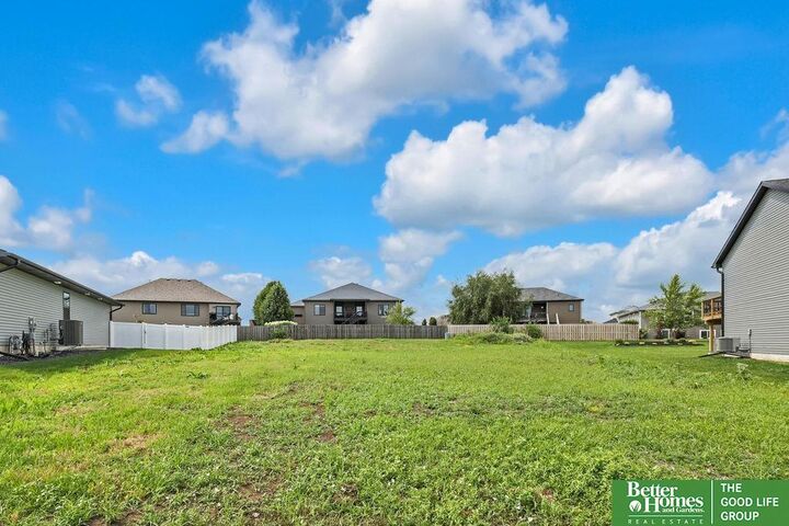 Property Photo: 7421 Maxine Drive NE 68516