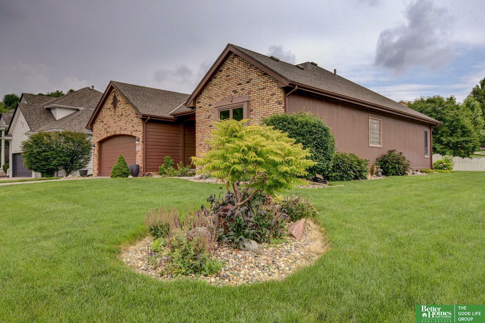 Property Photo: 1743 S 177th Avenue NE 68130