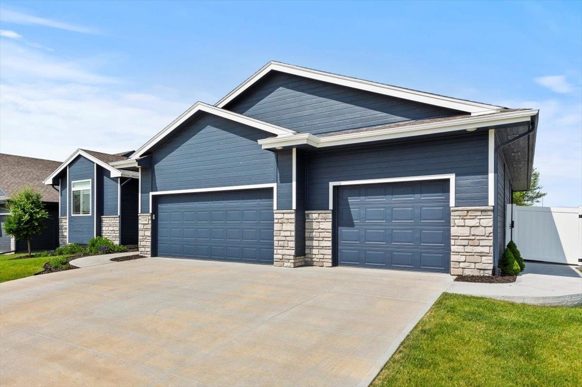 Property Photo: 12040 S 44th Street NE 68123