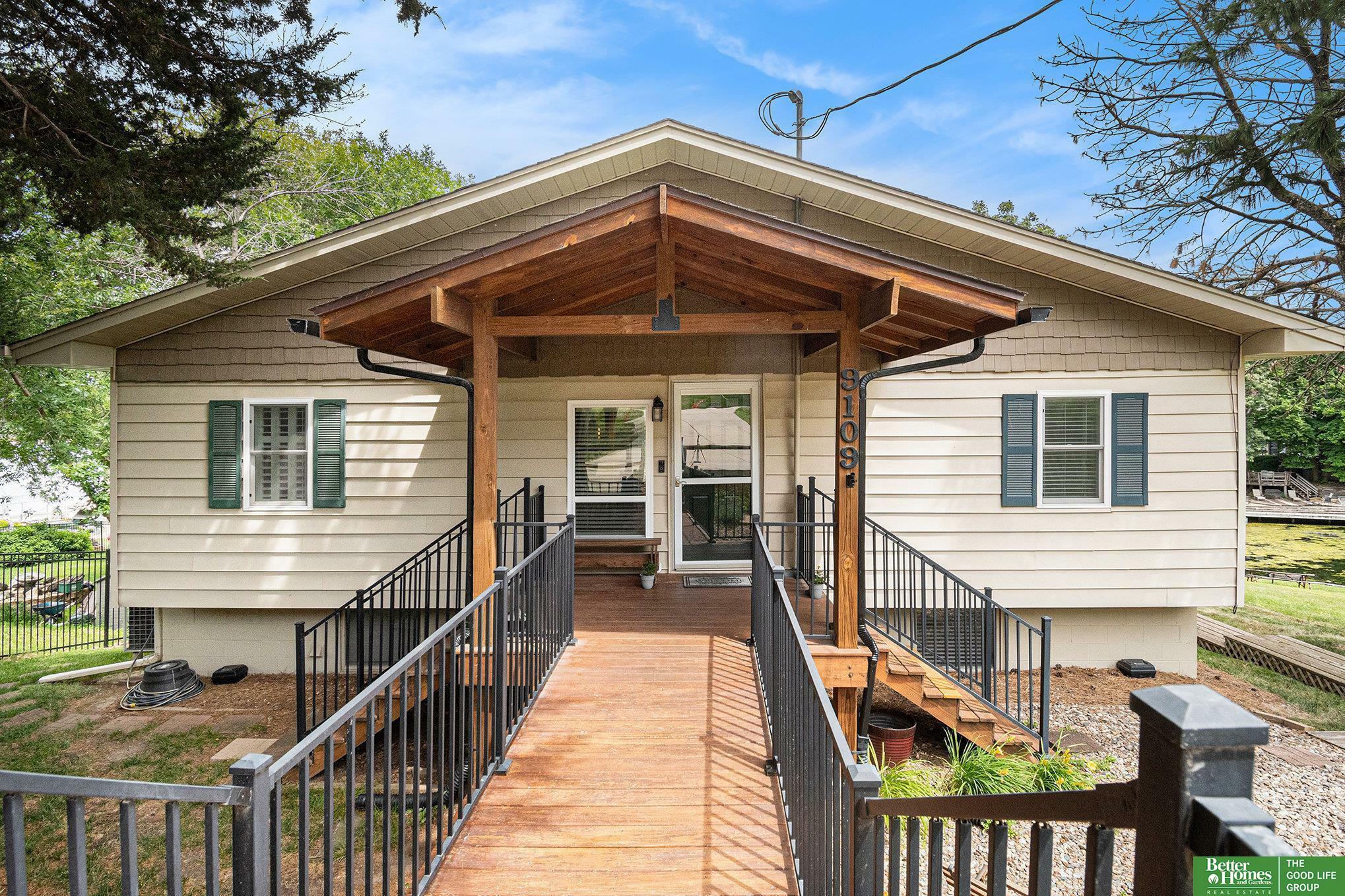 Property Photo: 9109 Murray Drive NE 68048
