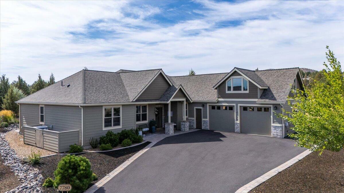 Property Photo: 7780 Angel Falls Way OR 97756