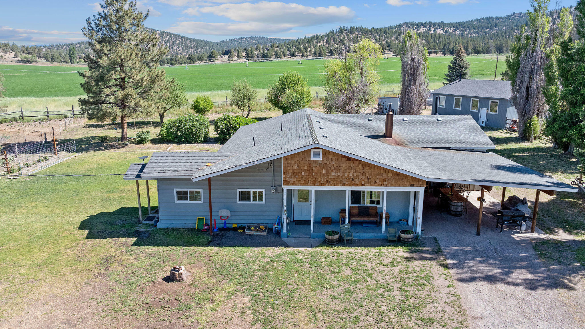 Property Photo: 15117 NE Ochoco Highway OR 97754