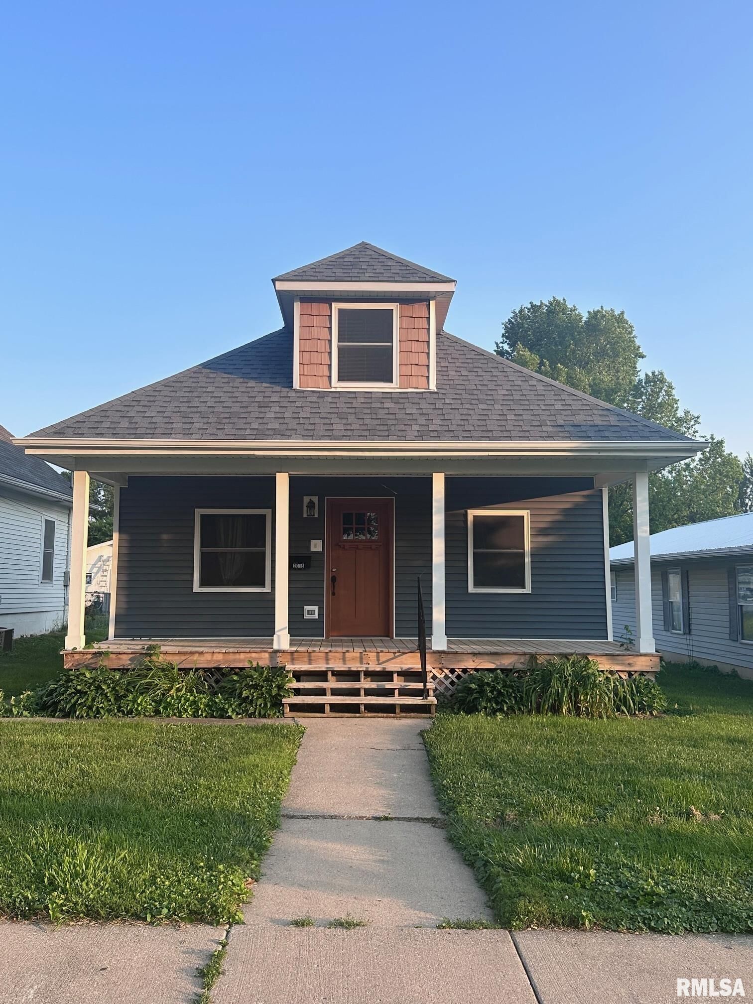 Property Photo:  2016 Chestnut Street  IL 62301 