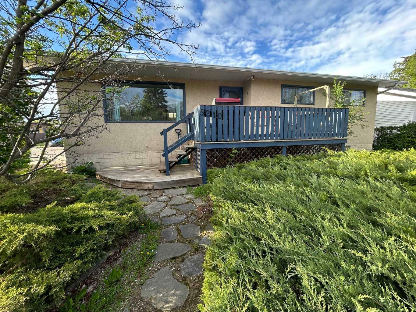 Property Photo: 5210 Waghorn AB T0M 0J0