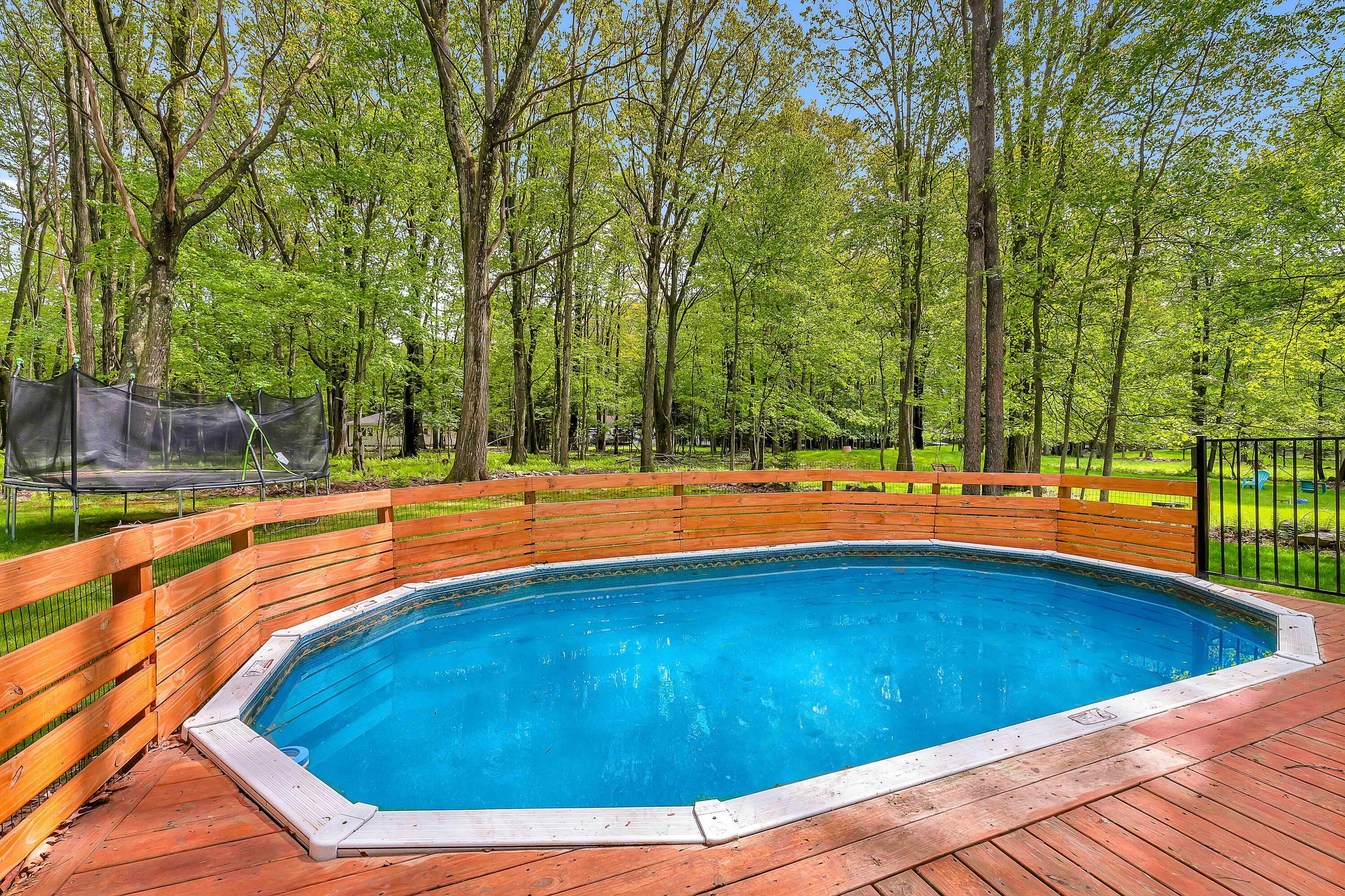 Property Photo: 180 Linden Loop PA 18346
