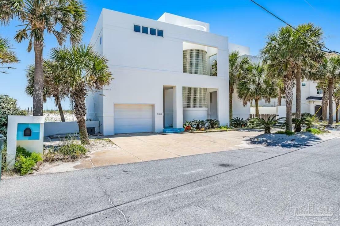 Property Photo: 310 Ariola Dr FL 32561