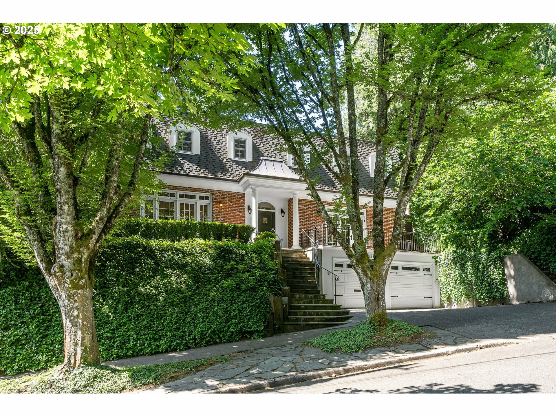 Property Photo: 4243 SW Bertha Ave OR 97239