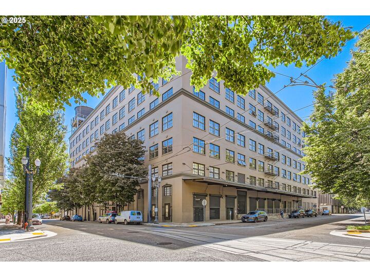 Property Photo:  1420 NW Lovejoy St 327  OR 97209 