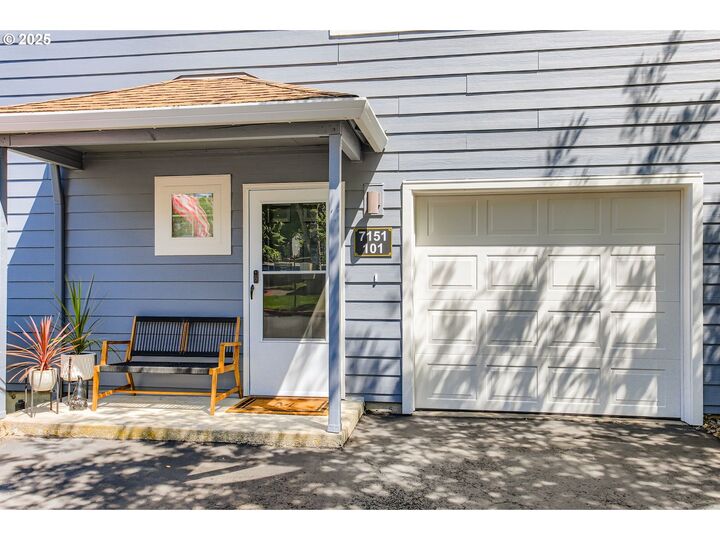 Property Photo:  7151 SW Sagert St 101  OR 97062 