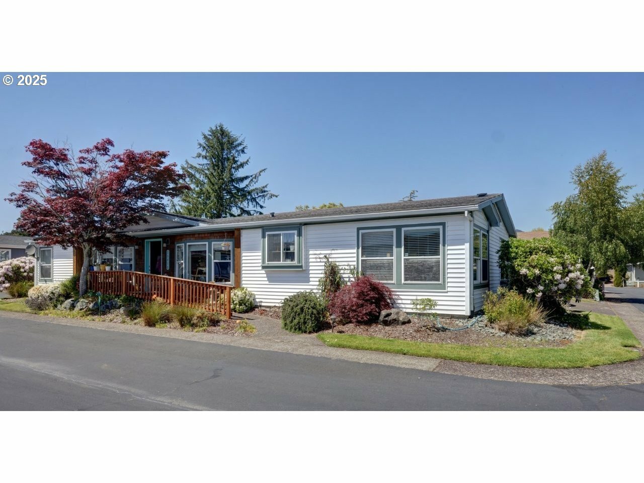 Property Photo: 35410 Swan Ave OR 97131
