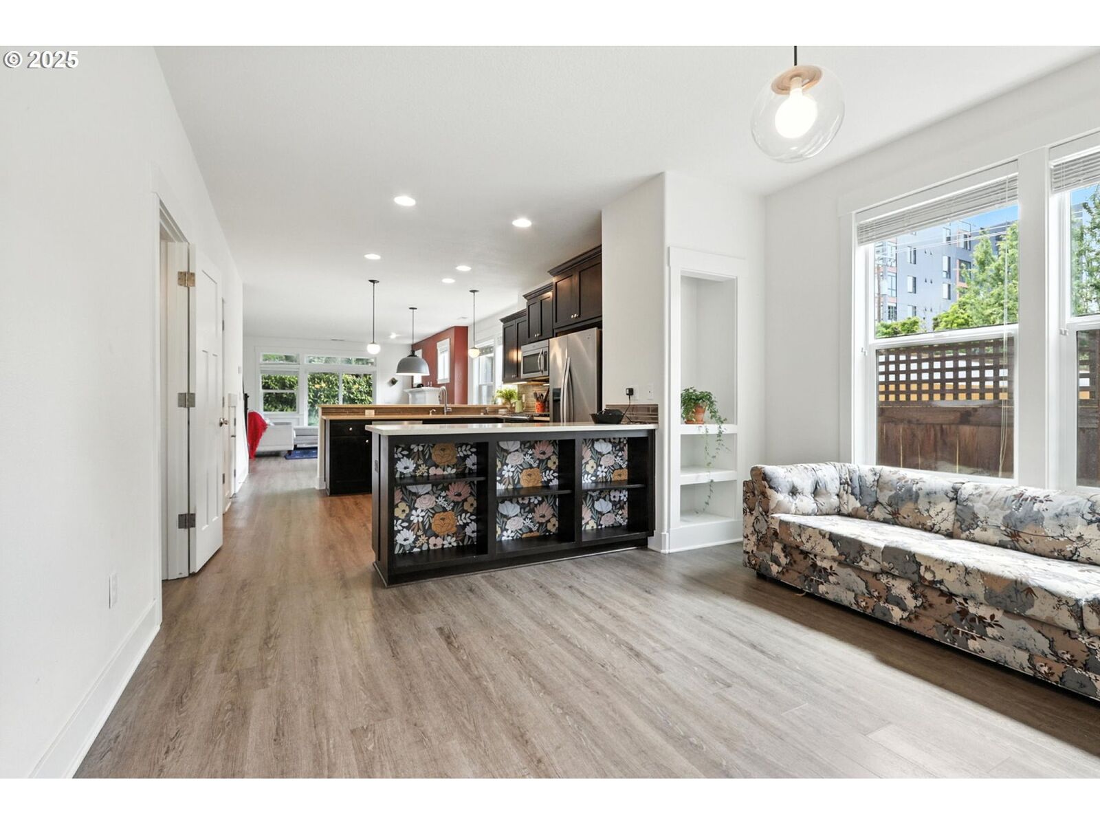 Property Photo:  18 NE Cook St  OR 97212 