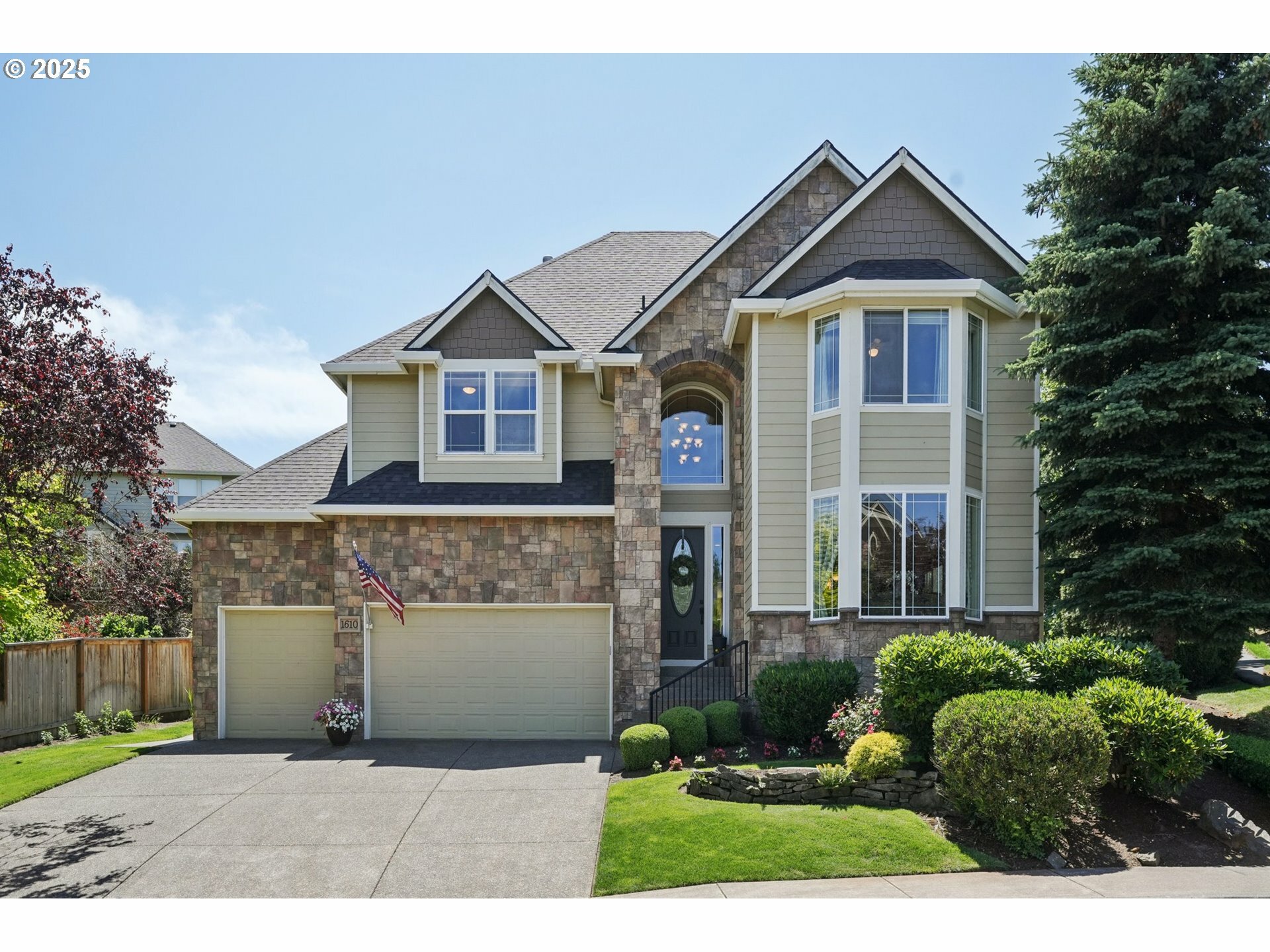 Property Photo: 1610 NW 34th Ave WA 98607