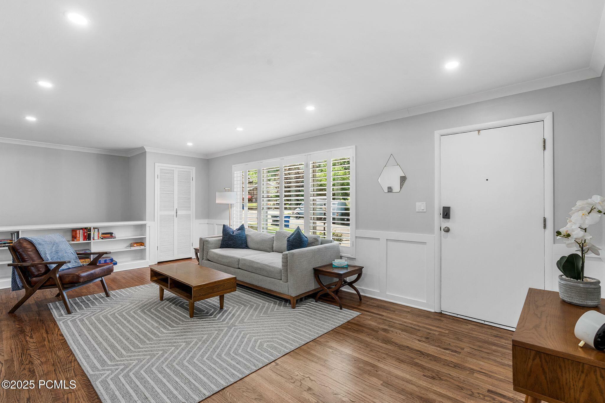 Property Photo: 3035 E La Joya Dr UT 84124