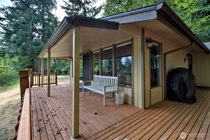 Property Photo: 30 NE Alta Vista Drive WA 98528