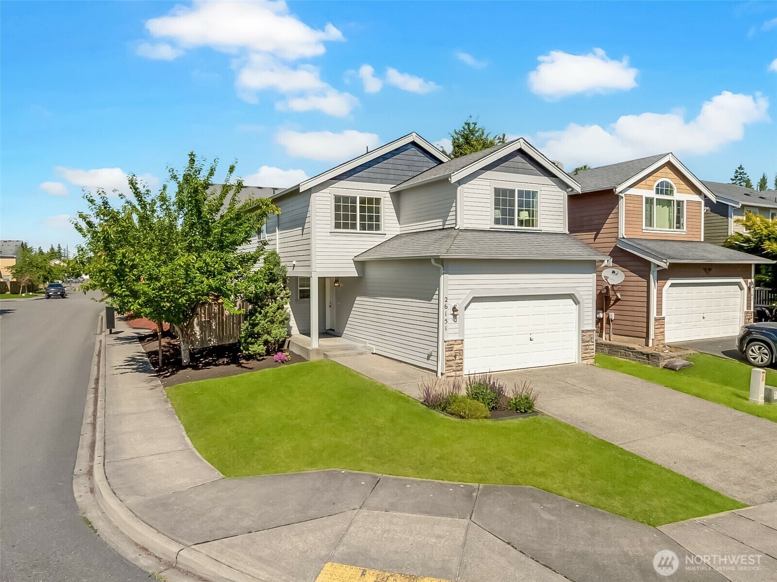 Property Photo:  26151  242nd Court SE  WA 98038 