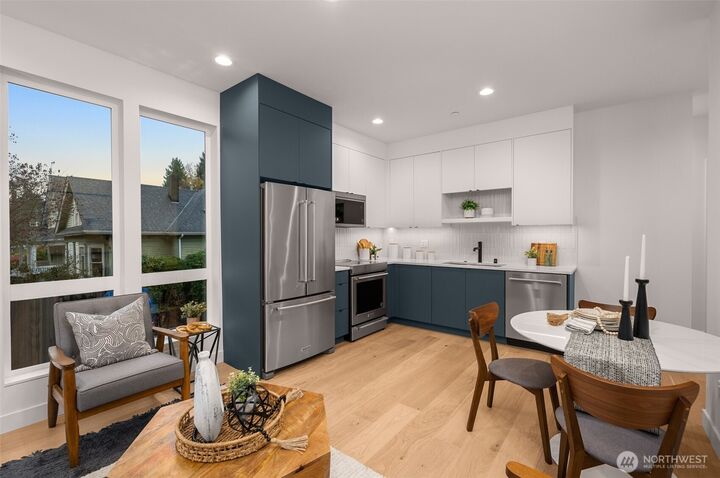 Property Photo:  222 B  10th Avenue E  WA 98102 