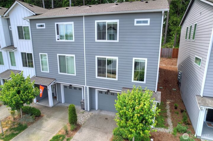 Property Photo:  2014  101st Avenue SE 6  WA 98258 