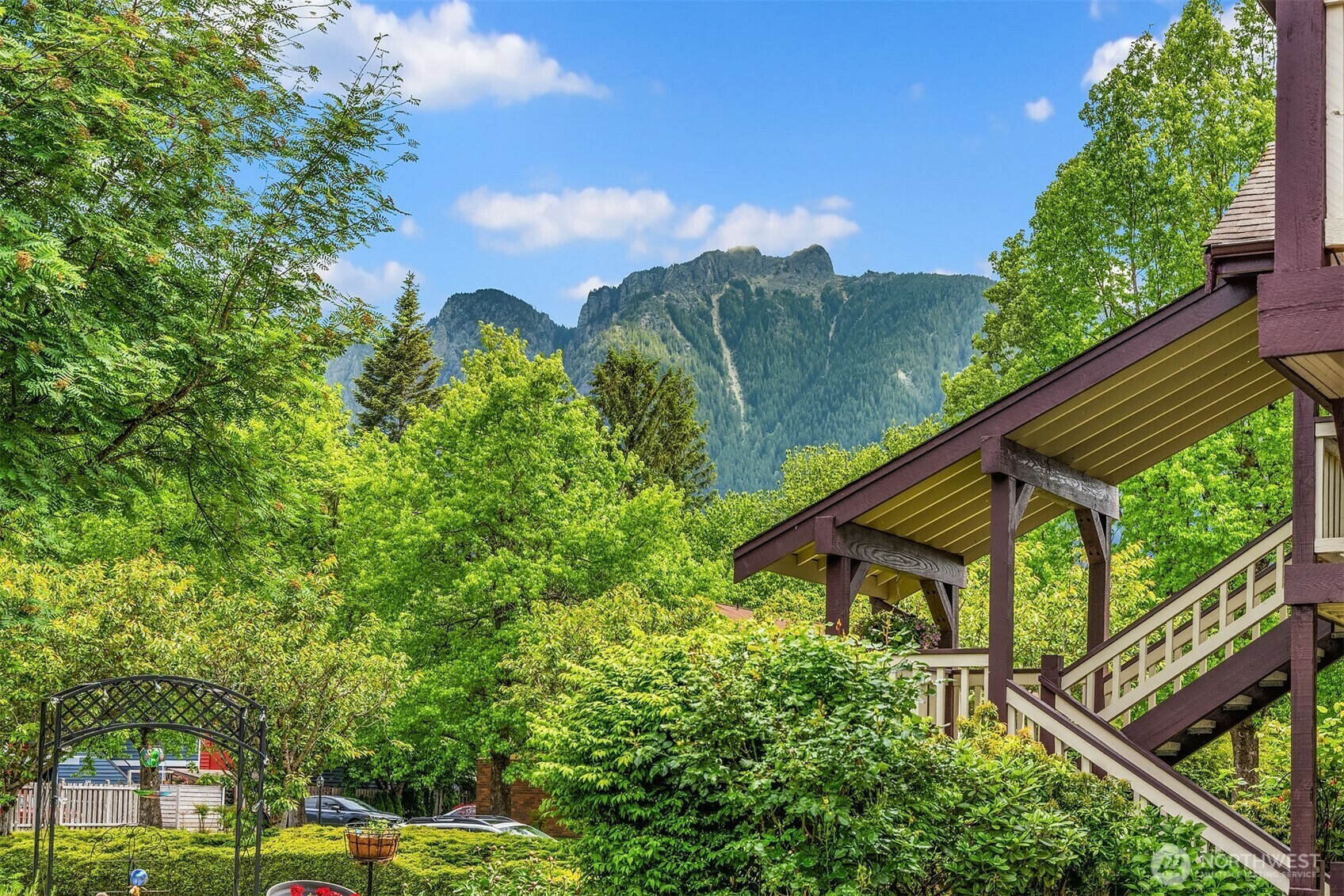Property Photo: 418 Stow Avenue S WA 98045
