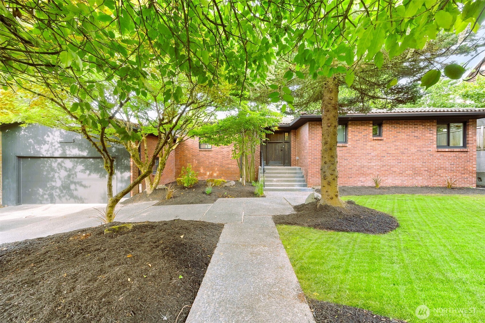 Property Photo:  14512  38th Avenue NE  WA 98155 