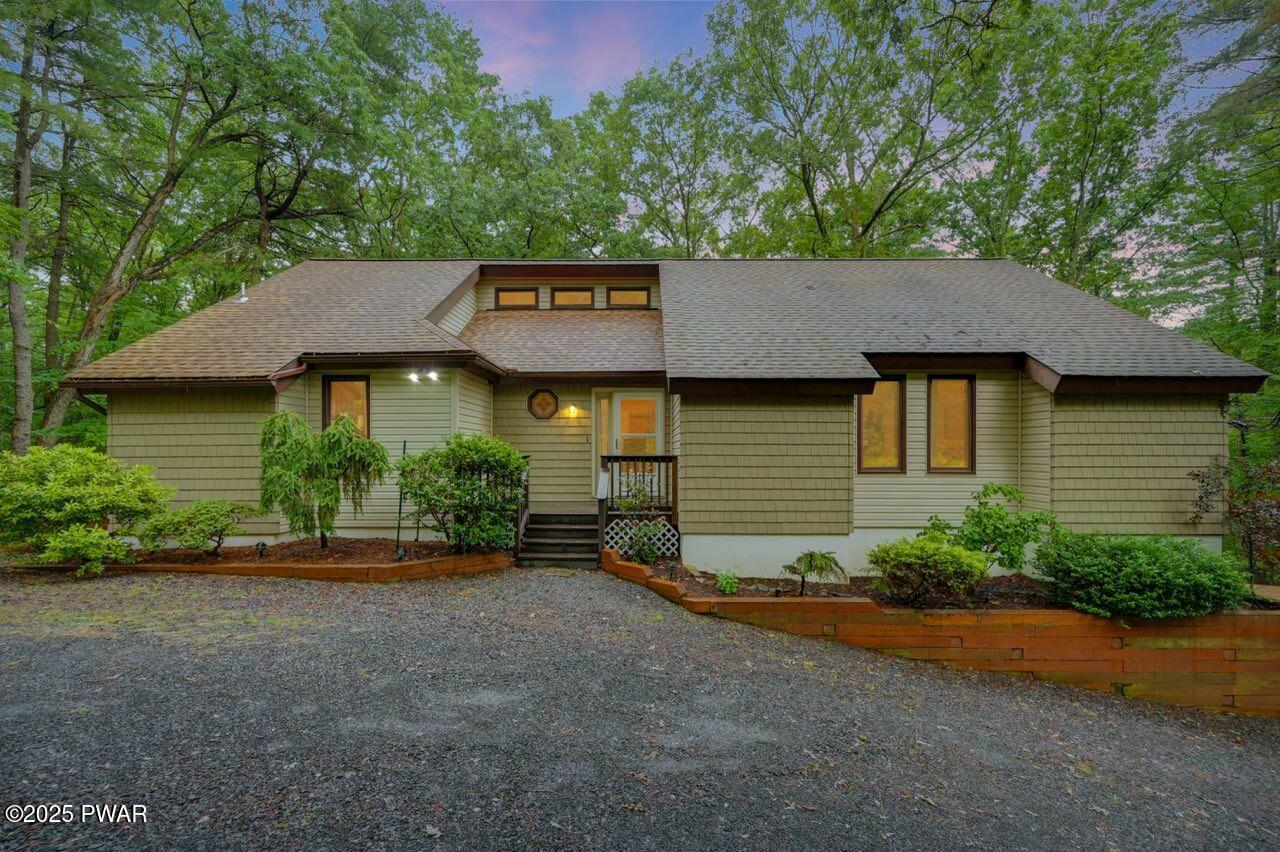 Property Photo: 151 Manchester Drive PA 18324