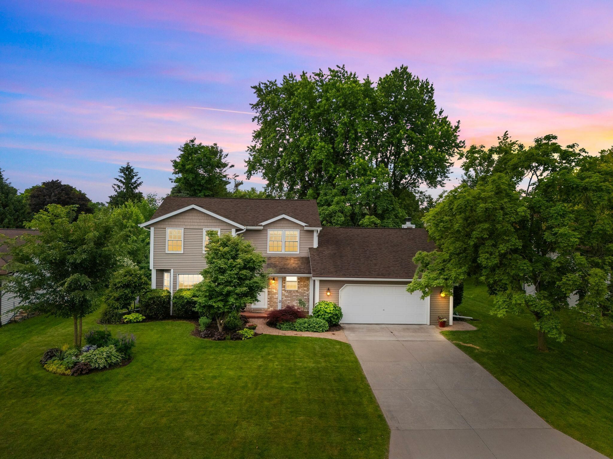 Property Photo: 2939 W Roselawn Drive WI 54914