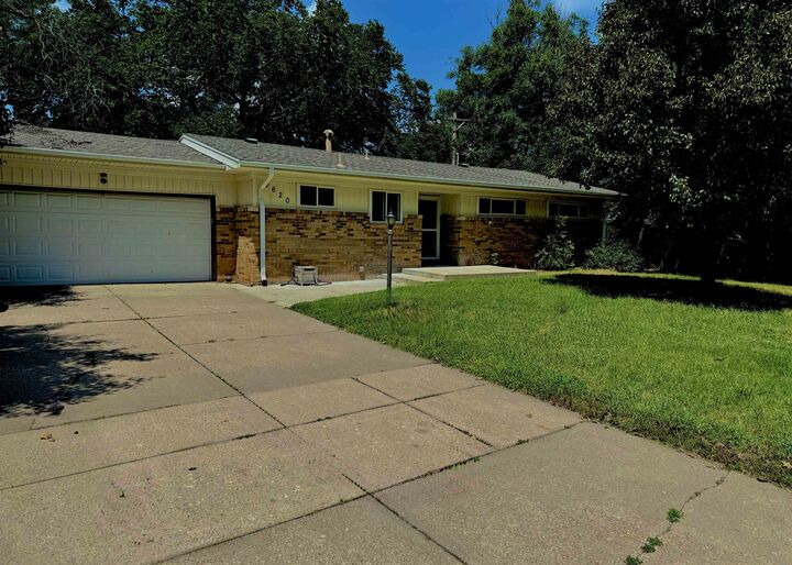 Property Photo: 9620 W Tee Ln KS 67212