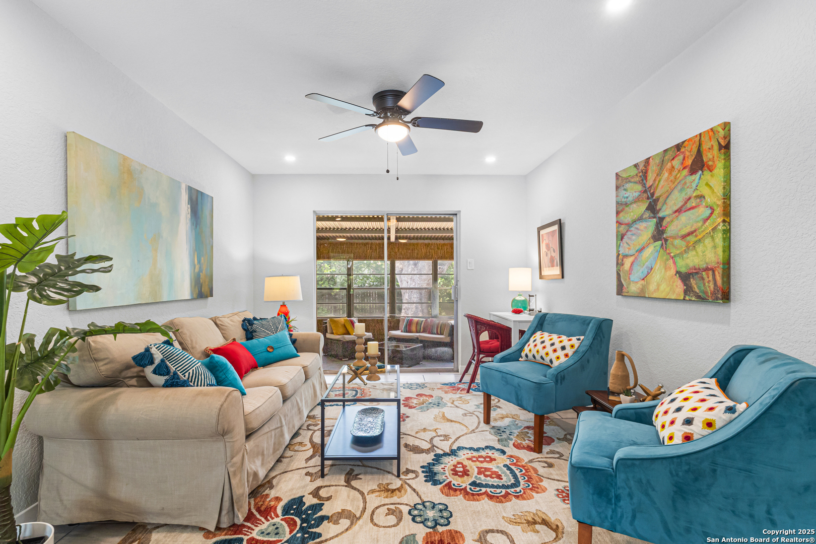 Property Photo: 112 Meadow Way TX 78109