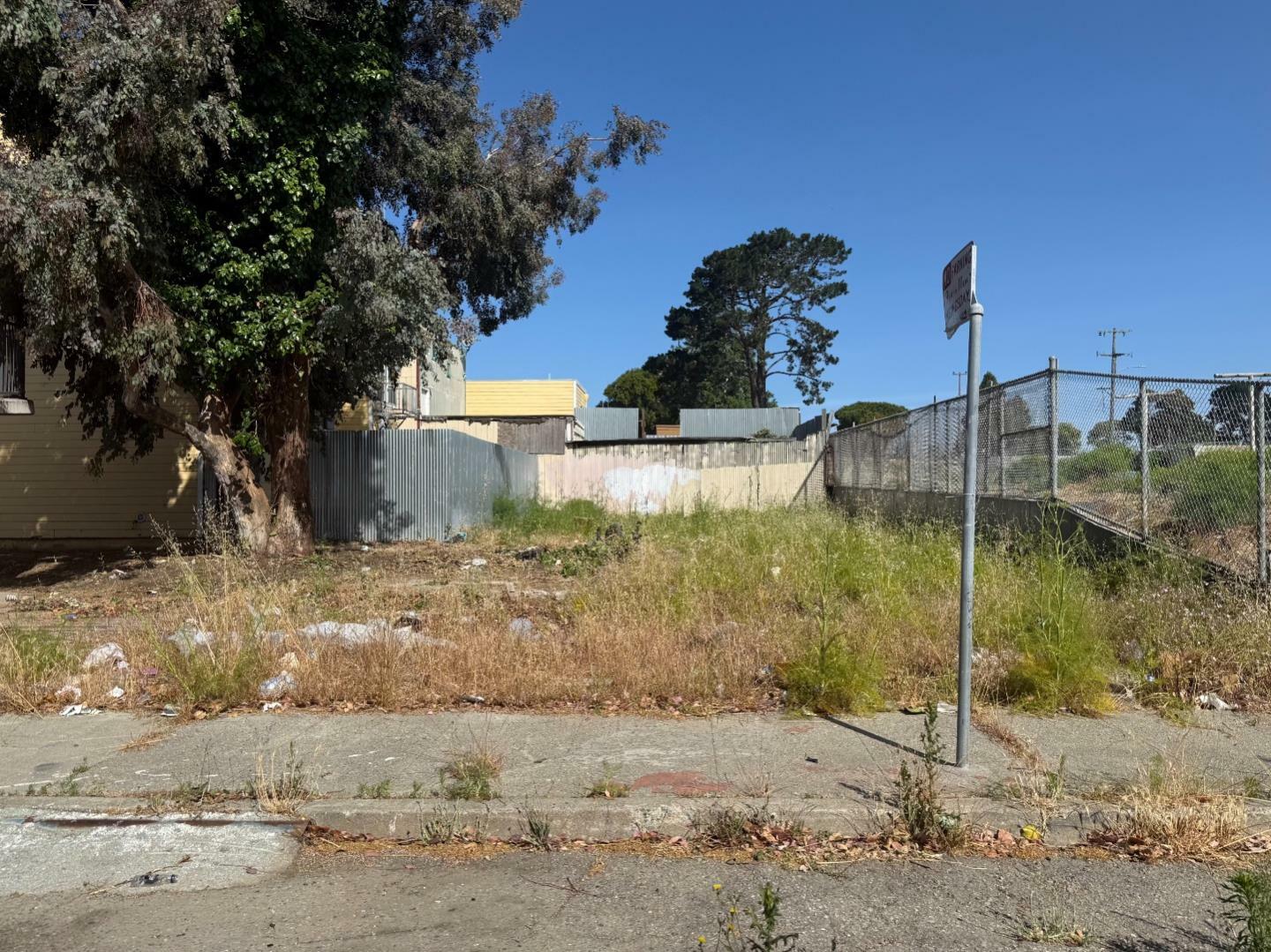 Property Photo: 2626 Griffith Street CA 94124