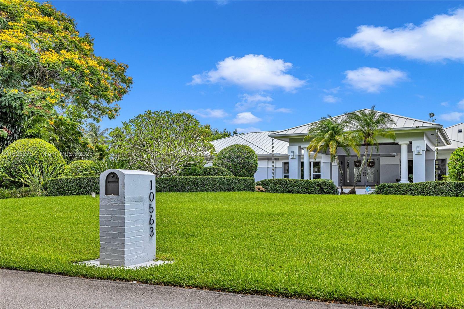 10563 SW 92nd Ave  Miami FL 33176 photo