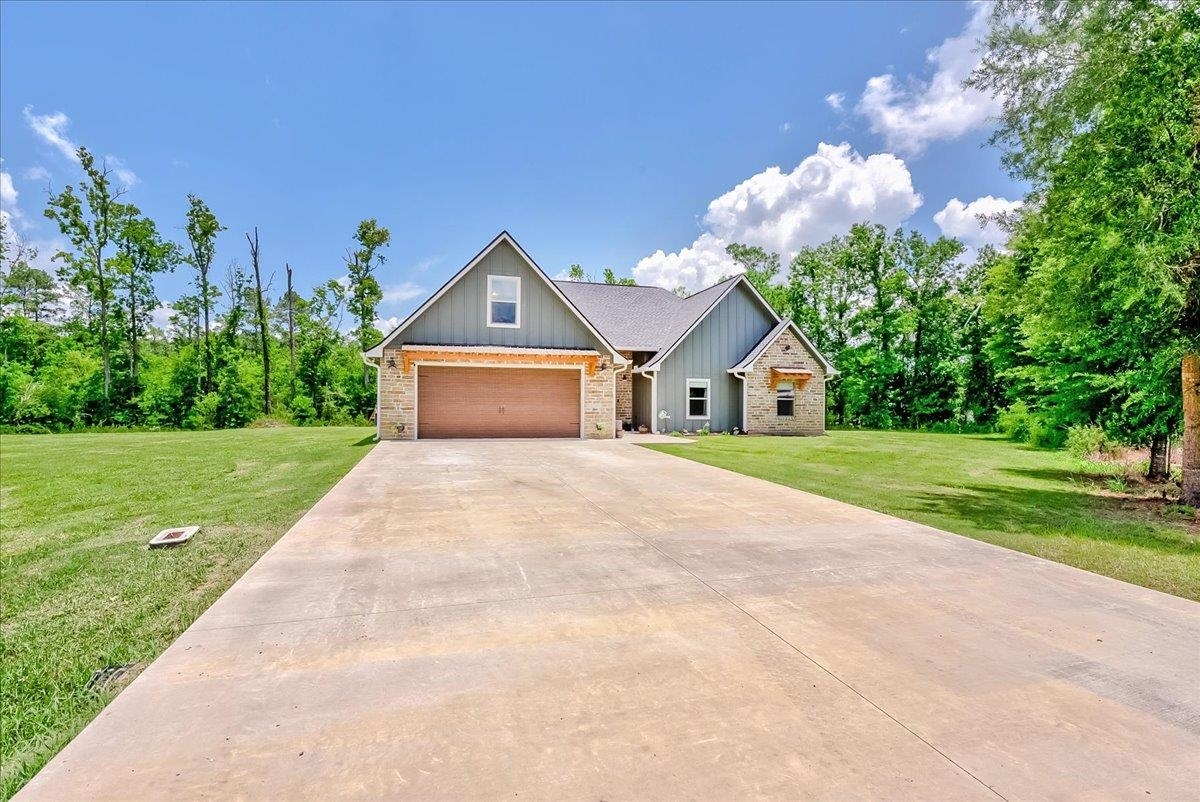 Property Photo: 4801 Candlewick Dr TX 77630