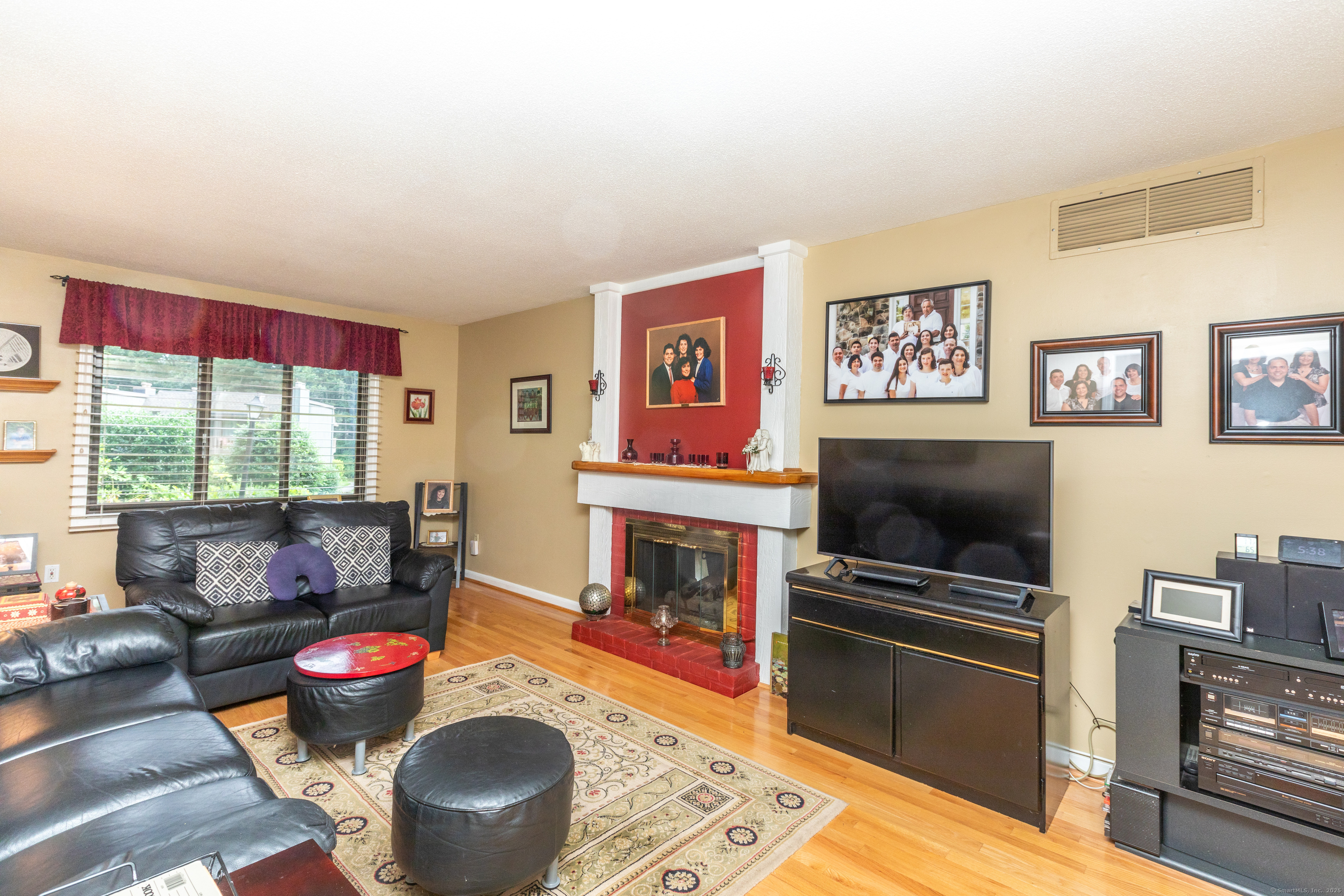 Property Photo:  9 Village Road 9  CT 06489 