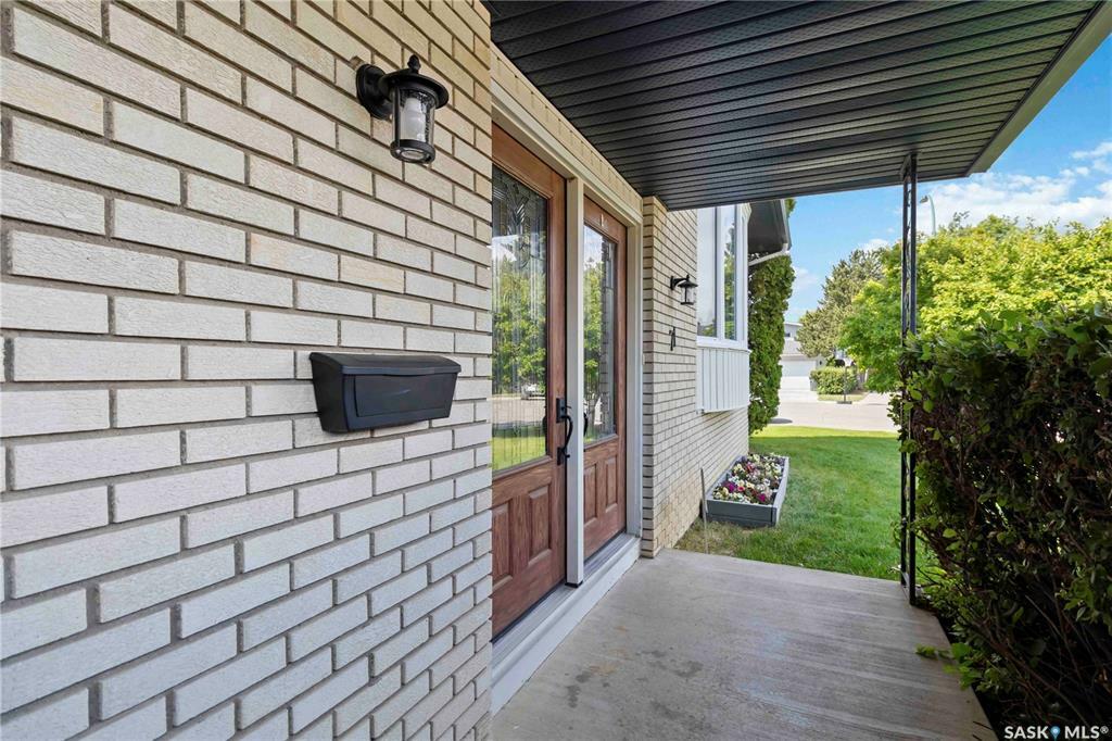 Property Photo: 71 Duncan Crescent SK S7H 4K3