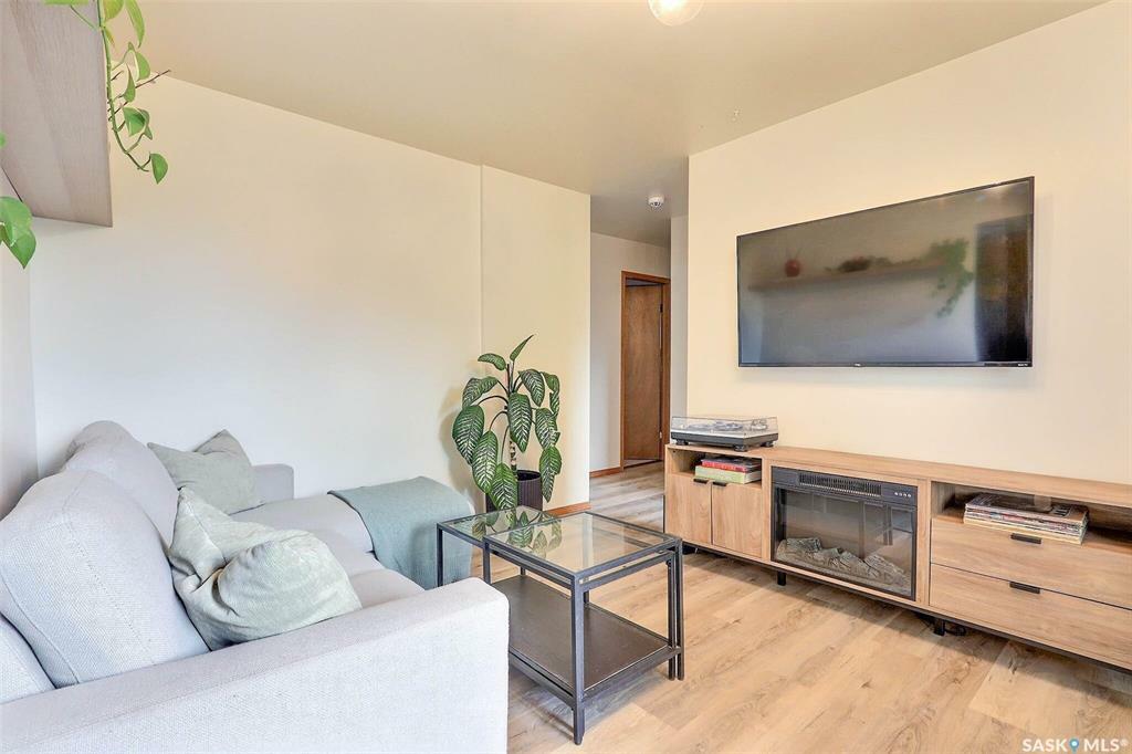 Property Photo:  730 6th Street E  SK S6V 0N8 