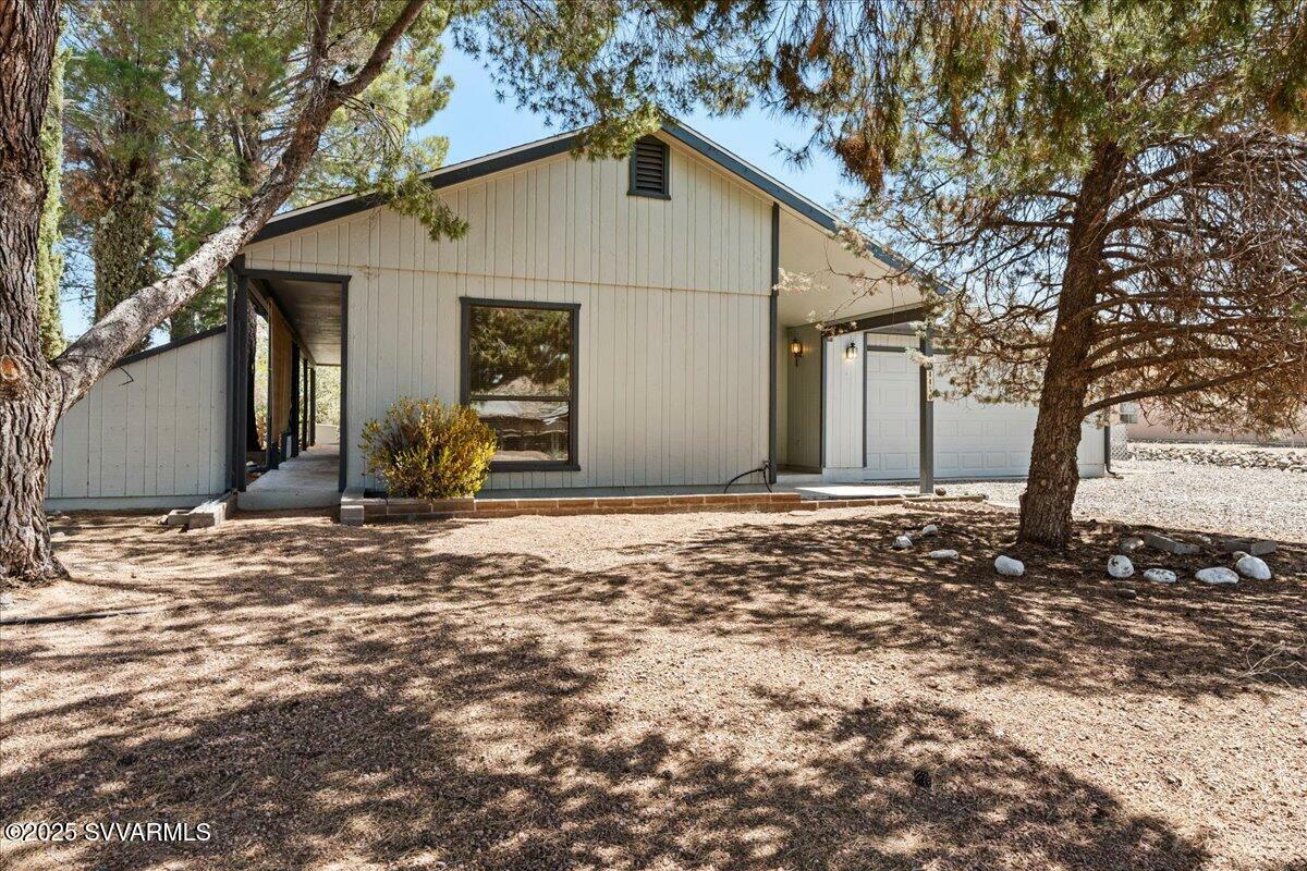Property Photo: 4450 E Navajo Lane AZ 86335