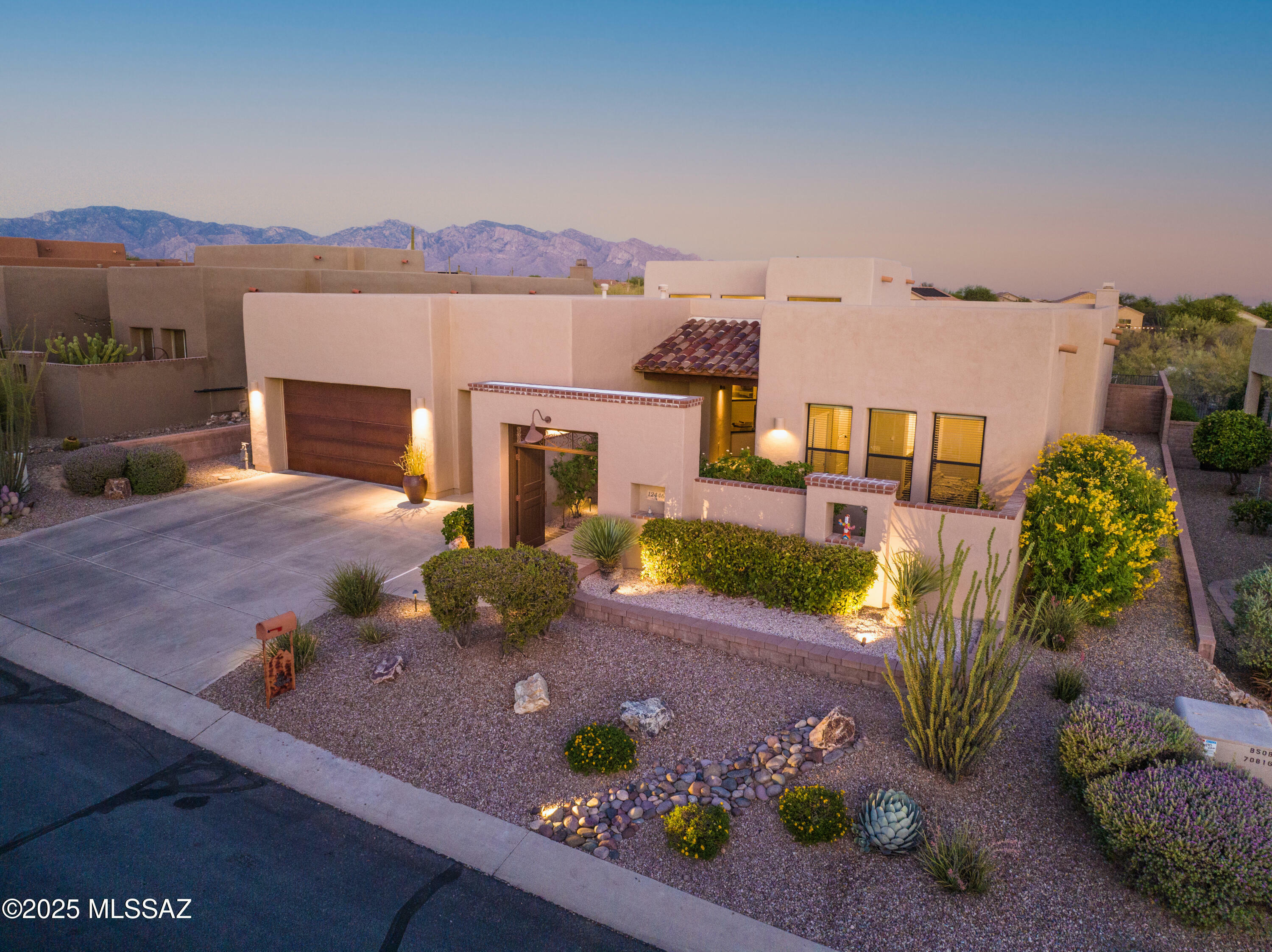 Property Photo: 12446 N Fallen Shadows Drive AZ 85658