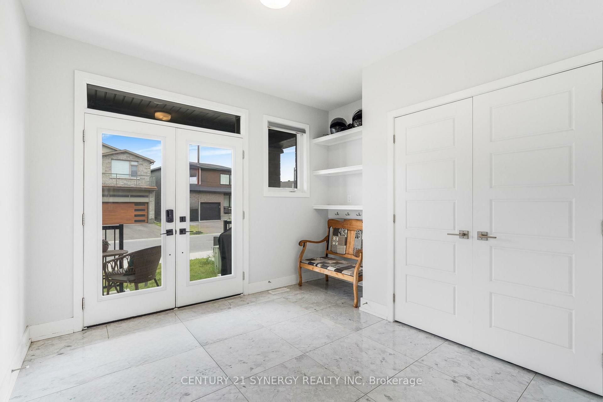 Property Photo: 814 Crossgate Street ON K2J 7E3
