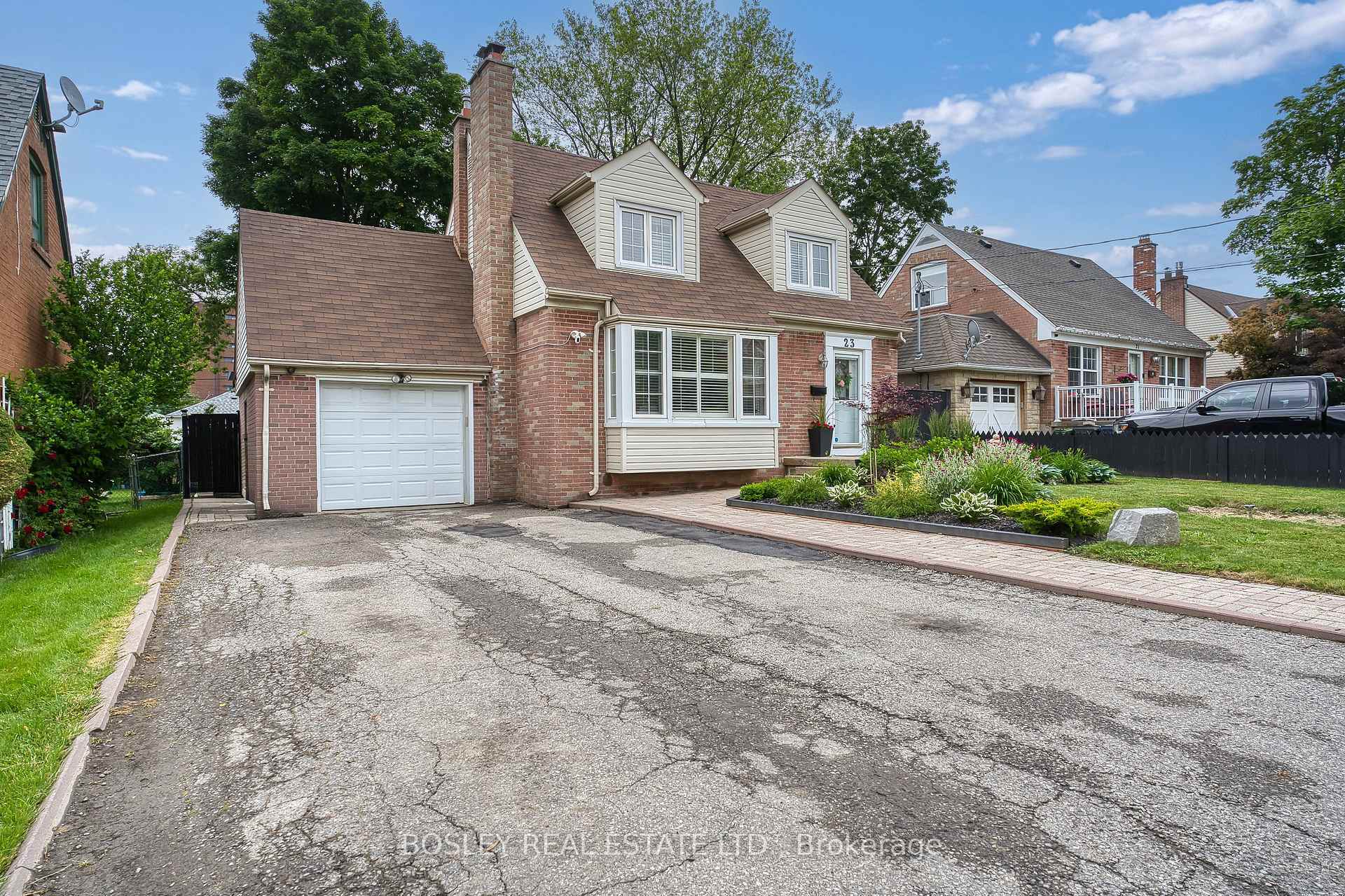 Property Photo: 23 Farnsworth Drive ON M9N 2Z5