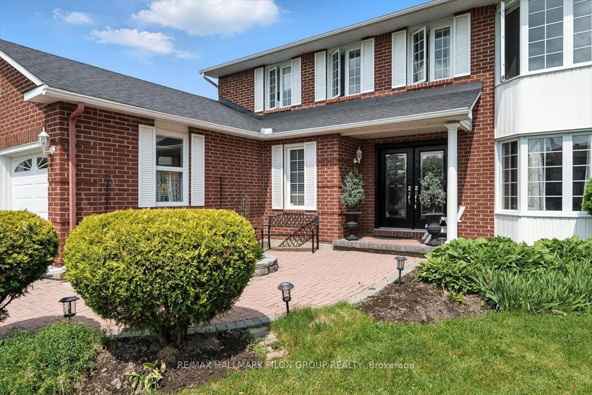 Property Photo: 1411 Bourcier Drive ON K1E 3K9