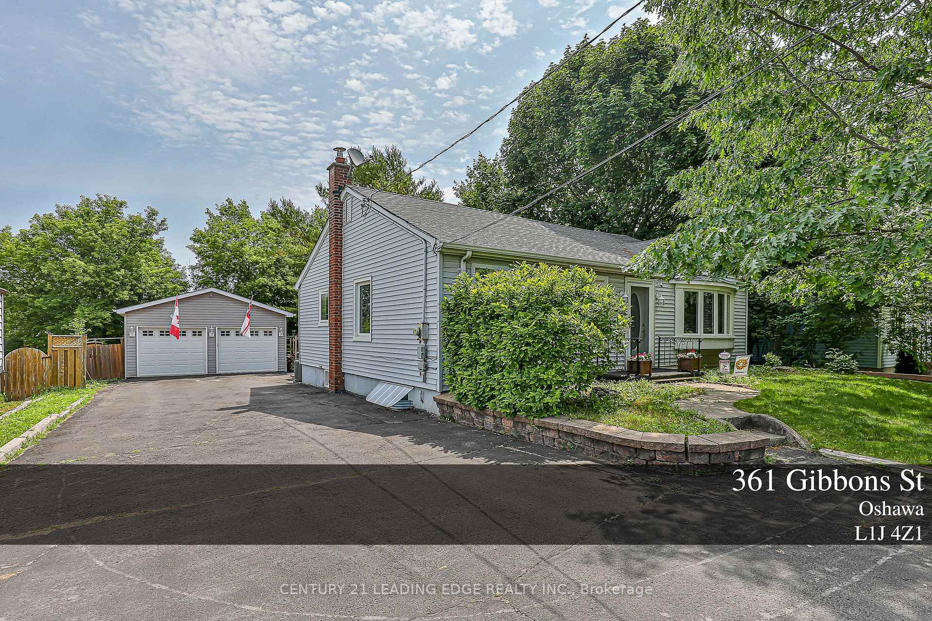 Photo de la propriété: 361 Gibbons Street ON L1J 4Z1