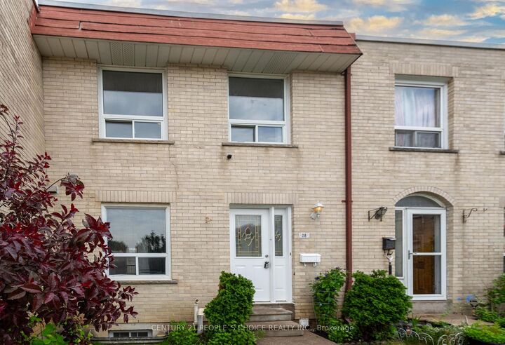 Property Photo:  7440 Goreway Drive 28  ON L4T 2V2 