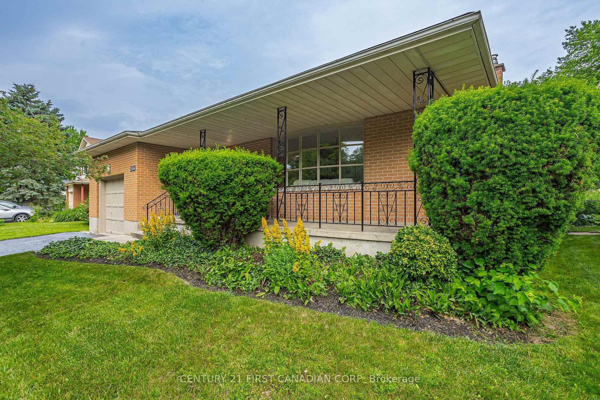 Property Photo: 356 Blackacres Boulevard ON N6G 3C9